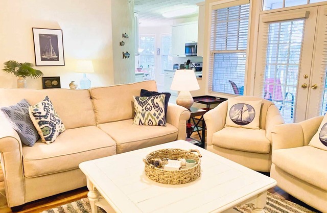 Fireplace, Bikes, Community Pool - Bay Bliss