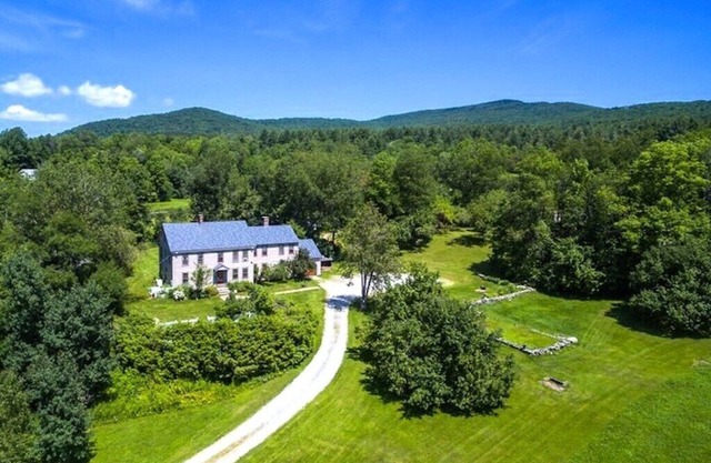 Fireplace, Ski-Okemo, Apple Trees, Piano, Amazing Views, Firepit, Priory, Pool, Fields, Theatre!