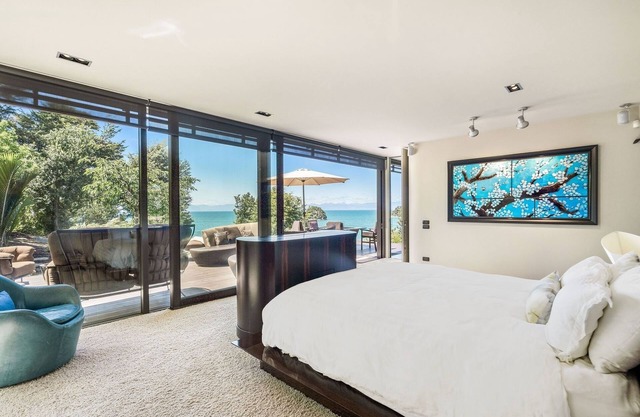 Fireplace Suite - Ocean Views, Beach Access & Full-Service Luxury Lodge