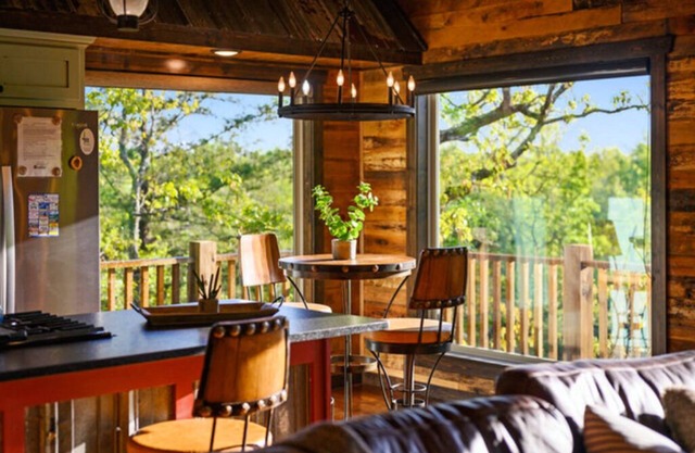 Fireplaces, hot tub, romantic cabin perfect for a honeymoon or a getaway for two