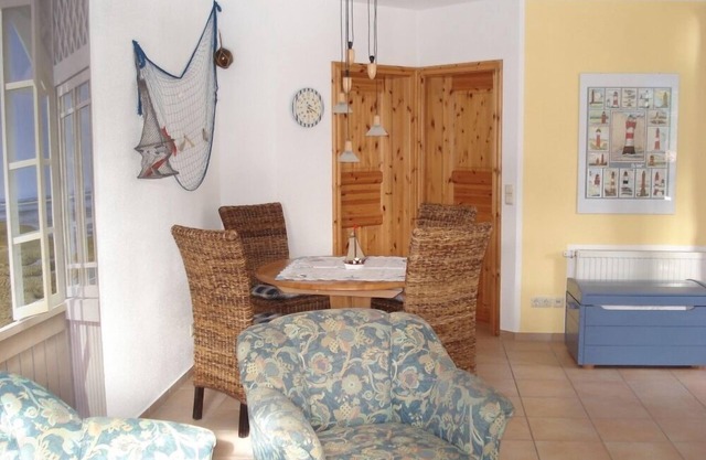 First floor apartment Boddenbiene "Wildbiene" in a thatched house for max. 4 pers.