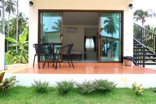 First Light beach bungalow 4