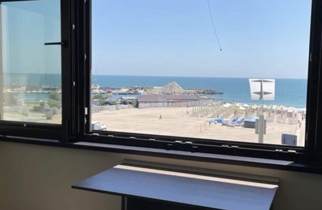 First line sea-view