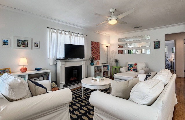Fish Cottage ~ NSB Sanctuary! Pool & Courtyard View | Coronado Arms B11