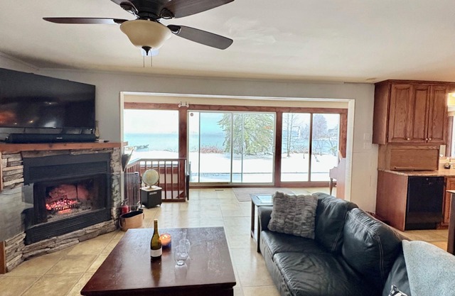 Fish ON! Charming cottage on the n St. Lawrence River with 60' dock
