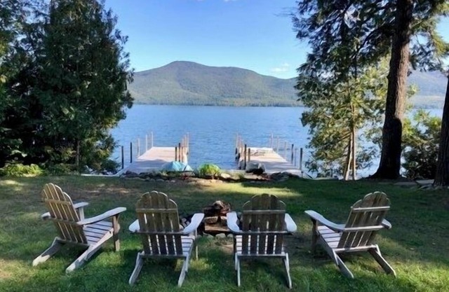 Fish Point Hideaway – Lakefront Retreat with 6 Bedrooms & 4 Baths on Lake George