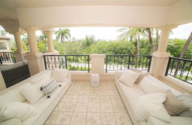 FISHER ISLAND — Luxury 2-Bedroom with WiFi & AC on Miami’s Most Exclusive Island