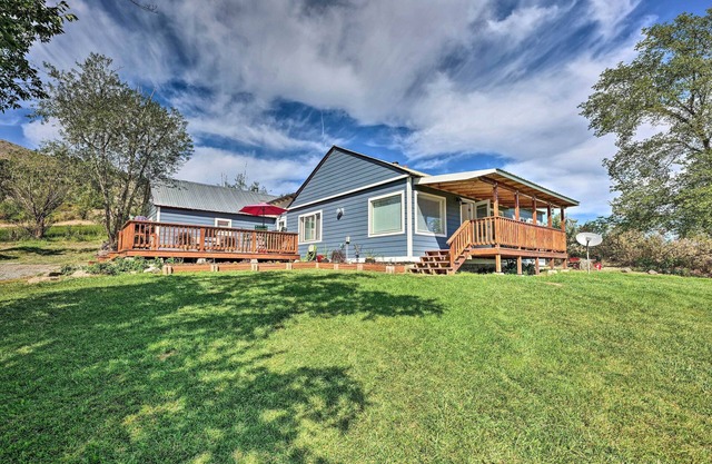 Fisher Springs Home, 12 Mi to Anthony Lake!
