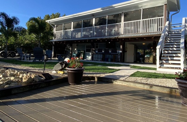 Fisherman & Kayaker's Delight! 3 BR, 2 BA Waterfront Home with Dock