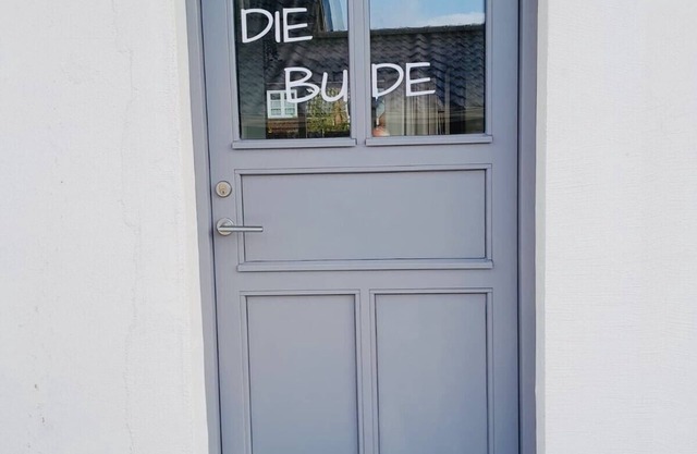 Fisherman's chic "Die Bude" at the port of Maasholm