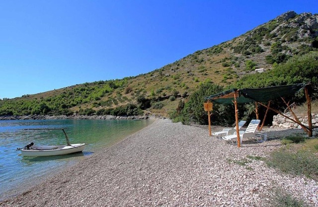 Fisherman's cottage with GRATIS BOAT