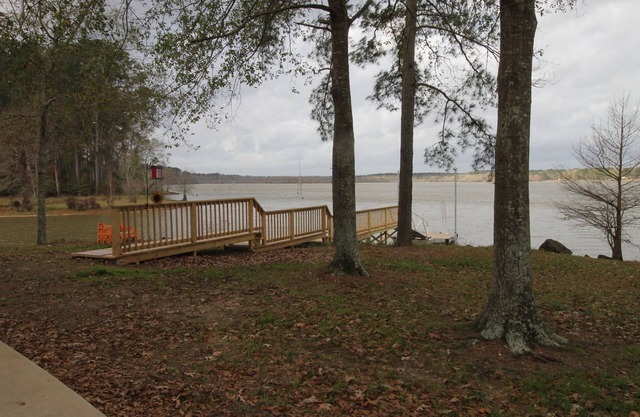 Fisherman's Dream on Six Mile Bayou with award winning boat dock!