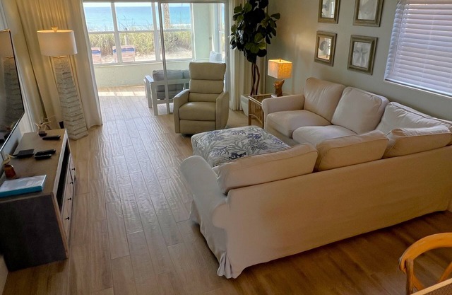 Fishermans Cove B101 Ground floor, gulfront, next to the pool!