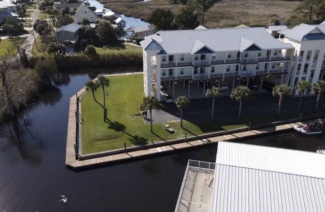 Fisherman’s Dream - condo on canal where the Suwannee meets the Gulf