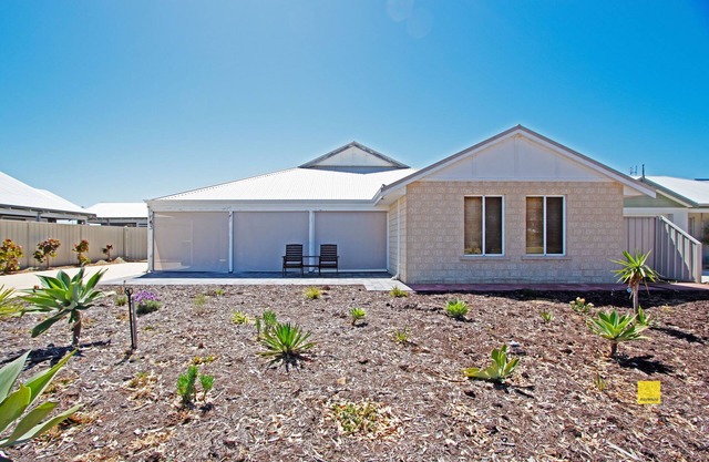 Fishface Retreat: 4 BR, 2 BA in Jurien Bay, Sleeps 8