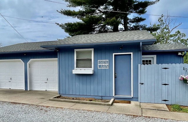 Fishing Cabin w/Dock Access