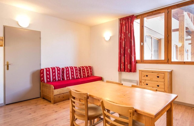 Fitness, swimming pool, sauna, hammam, parking, tv, ski locker, 25-30m², Valloire