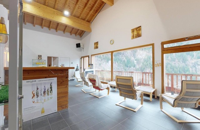 Fitness, swimming pool, sauna, terrace, balcony, parking, tv, ski locker, 32-45m², Orelle