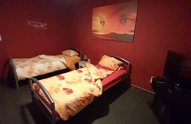 Fitters' accommodation with 4 single beds, kitchen and bathroom, WLAN