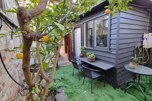 Fitzroy- Private rooms 2-4 guest #GuestHouse #AusGP #DirectTram #F1