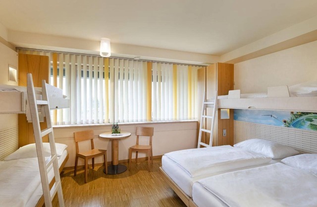 Five-bed room - JUFA Hotel Bleiburg/Pliberk*