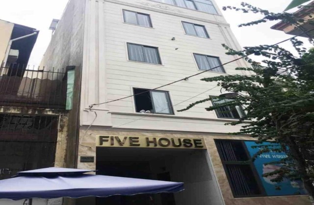 Five House Condominium #21