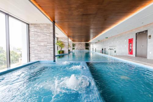 Five Star Westlake 1st-4th Floors Hotel & Serviced Apartment