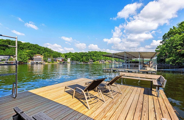 FiveStar Homestead | Ozark Waterfront Living for 8 w/Private Dock!