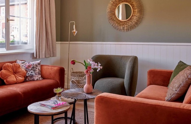 Flamboyant Farmhouse in Baarlo with Hot Tub, Garden