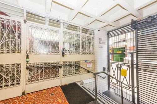 Flat 300 metros da santa casa