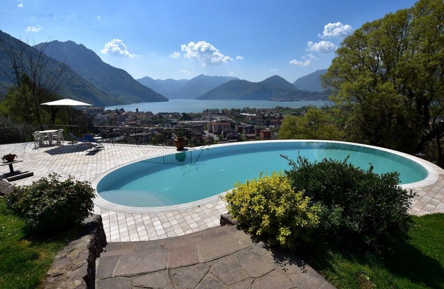 Flat by Lake Iseo with Mountain Views