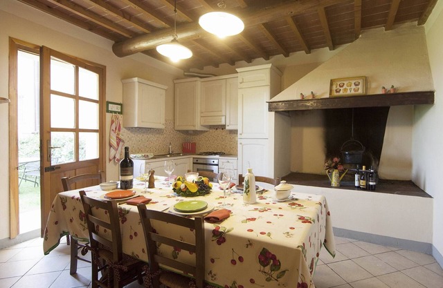 Flat in a winery in Montespertoli,A/C,Wi-Fi, swimming pool,children friendly,Ros