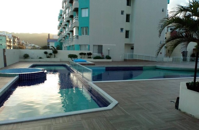 Flat in English with Sea and Mountain Views