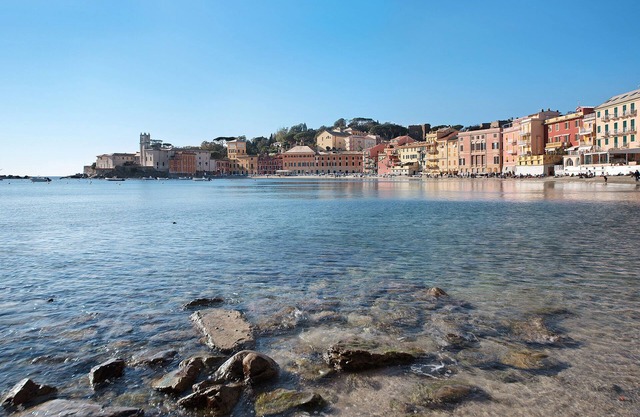 Flat in Sestri Levante with private garden and hill view