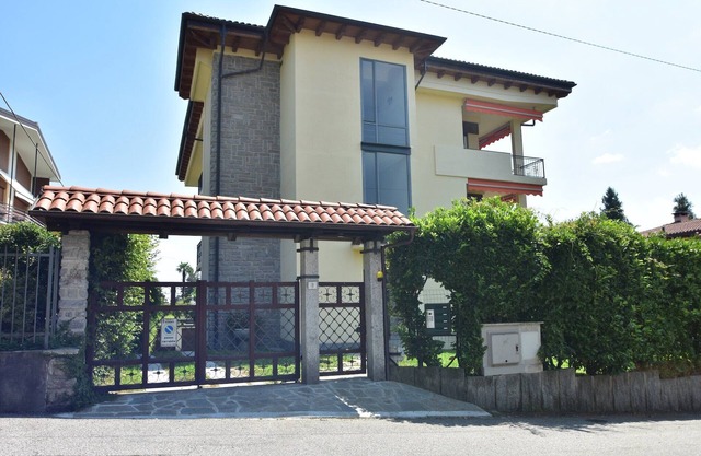 Flat near Isola Bella and waterfront dining