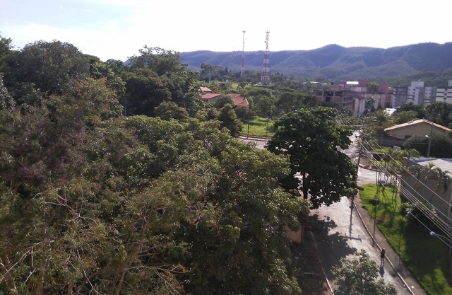 Flat very well located on the Hot River (Diroma) five star standard