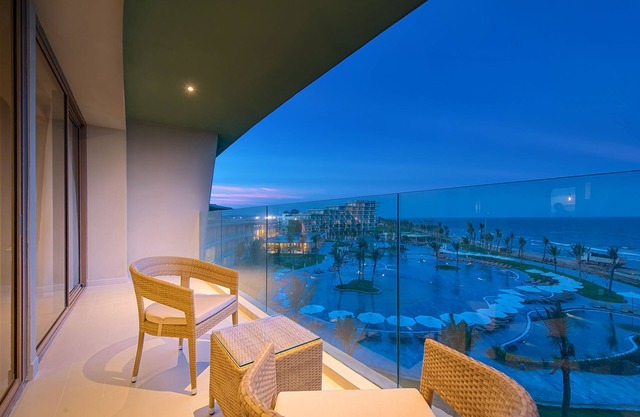 FLC Luxury Hotel Samson