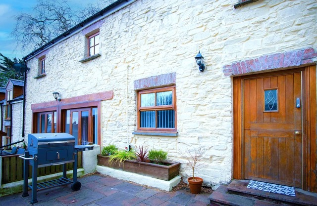 Fletcher Coach House - 3 Bedroom Cottage - Pendine