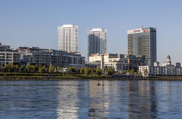 Flexible, Hotel quality accommodation on the bank in the private apartment