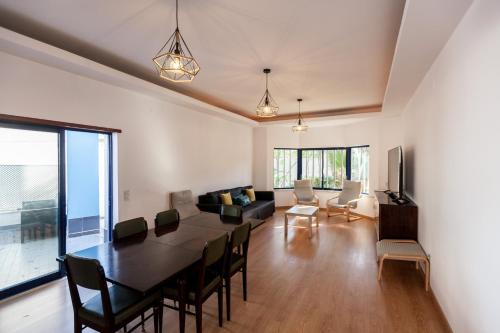 FLH Caparica Town House with Pool
