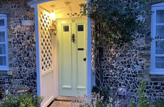 Flint Cottage - single storey 4* Holiday Cottage close to the Heritage Coast