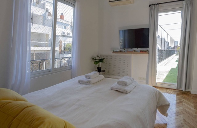 Fliphaus + Beruti 2300 - Lux 3 Bd Penthouse