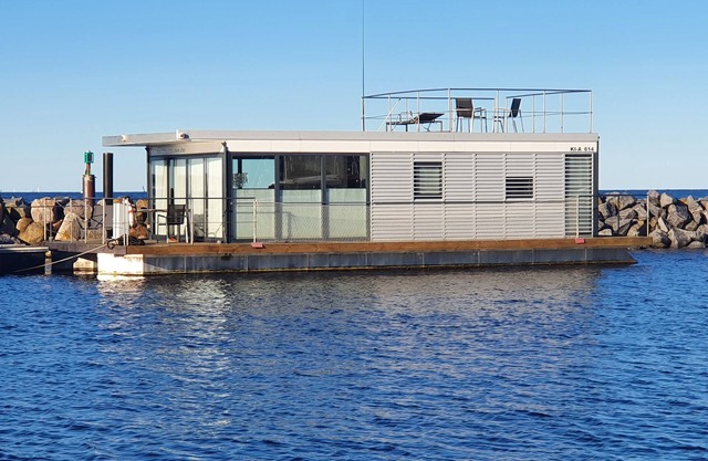 Floating 44 in Laboe - die Schwimmenden Logenplätze an der Kieler Förde