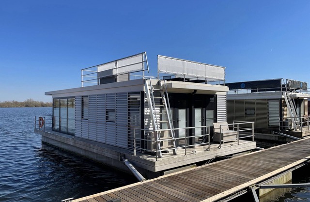 Floating 44 Komfortable Hausboote bei Xanten mit Tollem Seeblick
