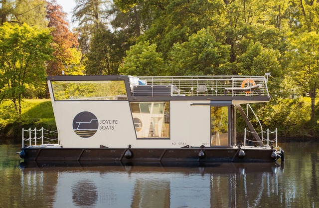 Floating Home-Hausboot in Merzig liegend by Interhome