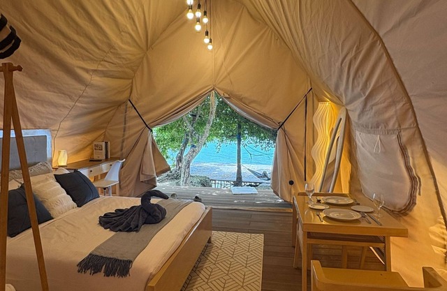 Floating Home in Reef Resort Unit 13