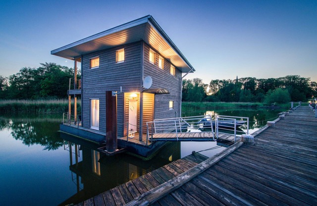 Floating Suite V