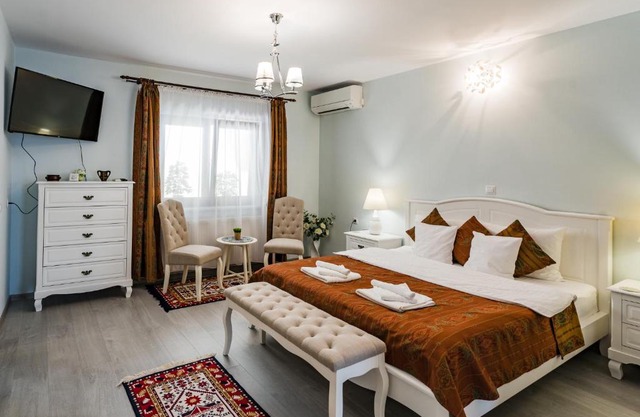 Flora Luxury House