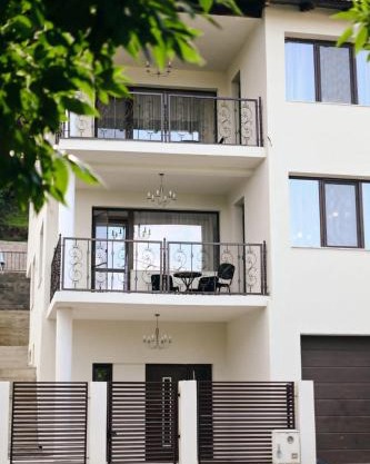 Flori House
