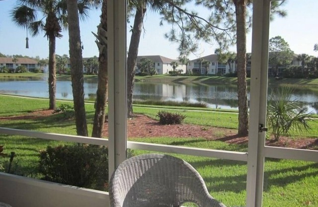 Florida Decor! December to April Get 1 month FREE
